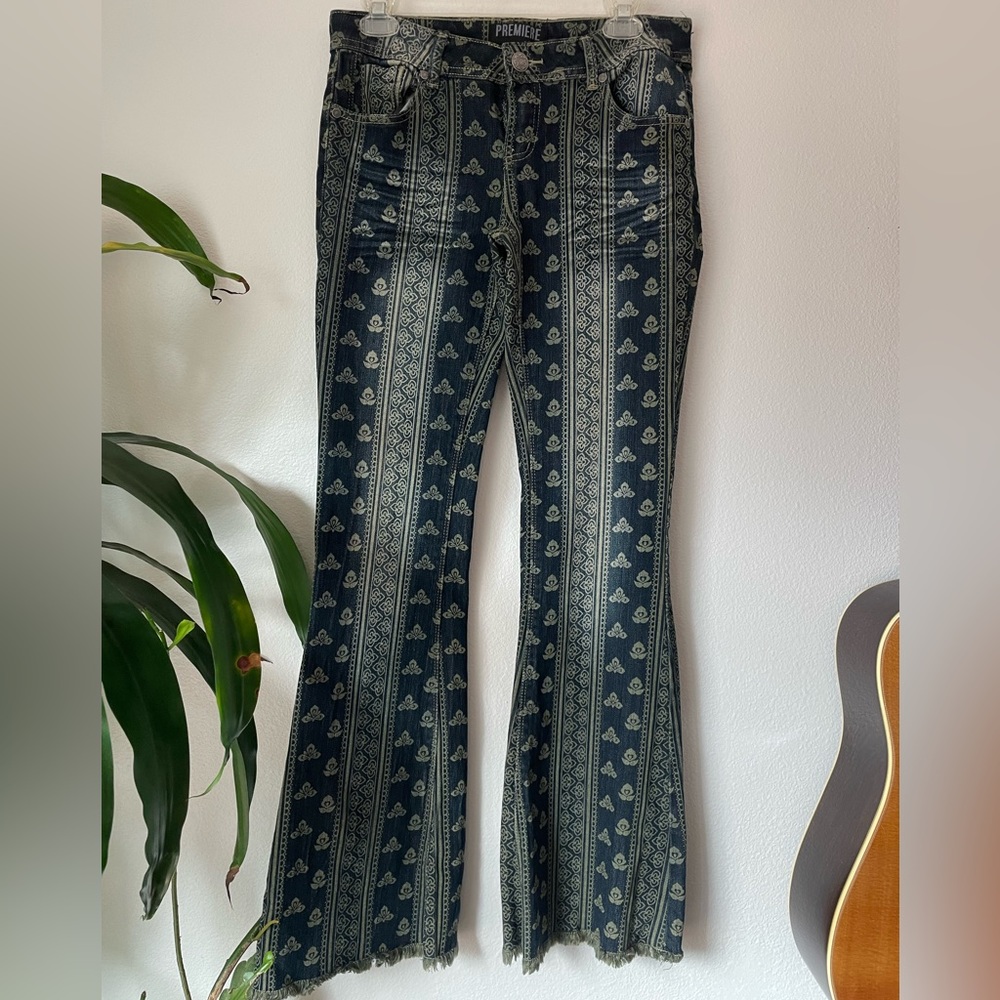 Women’s flare design jeans - size 5/6R
